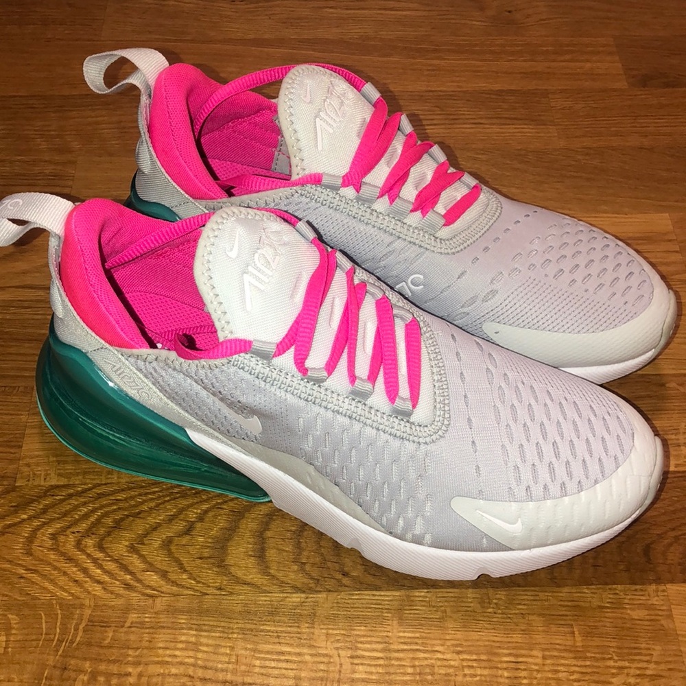 Nike Air Max 270 Women’s Shoe